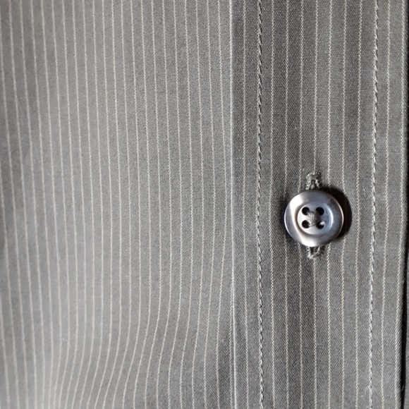 Hugo Boss Shirt - Picture 2 of 5